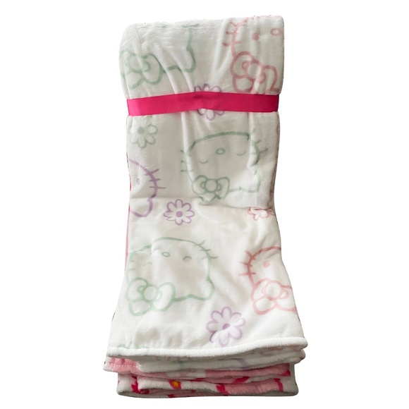 Hello Kitty Blankets and Throws 2 pk - 60"x70" - Picture 2 of 3